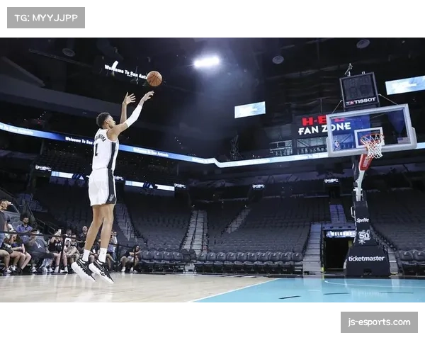 文班亚马季前赛表现亮眼 27分助马刺全胜收官